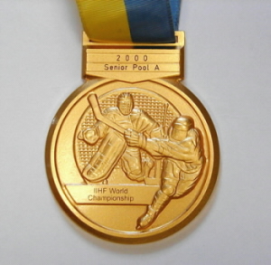 Detailní obrázek zlaté medaile z MS 2000